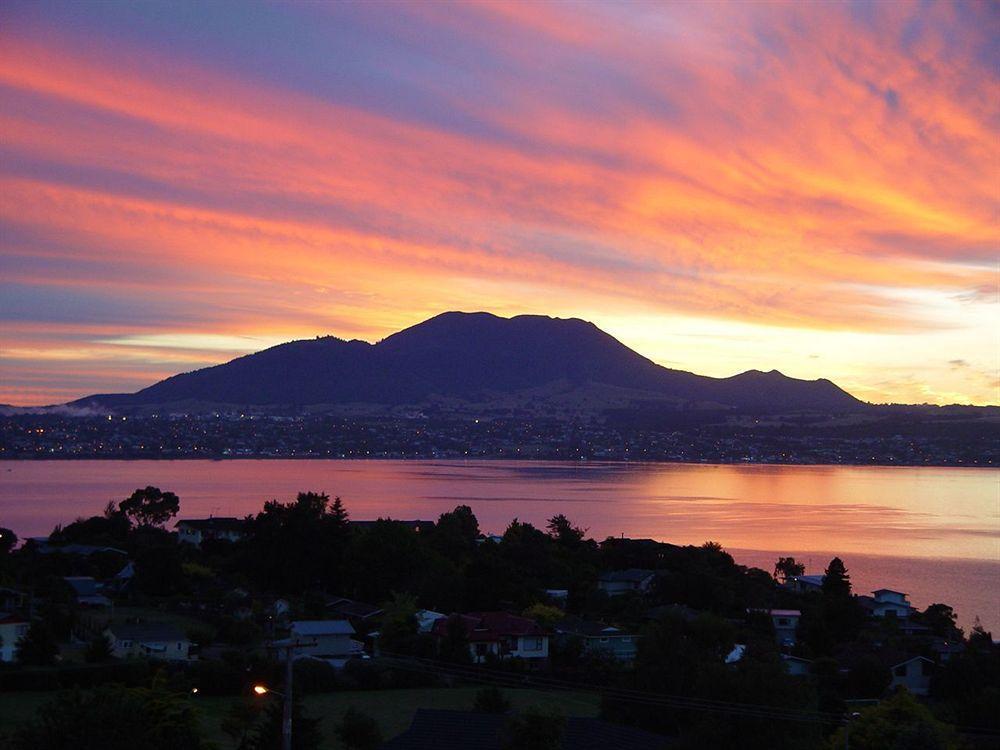 Tauhara Sunrise Lodge Taupo Dış mekan fotoğraf
