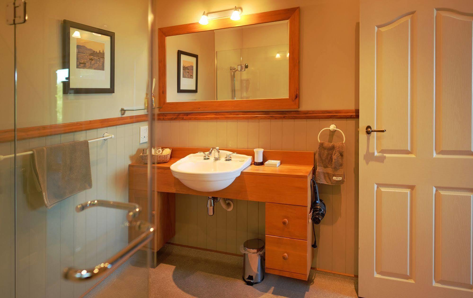 Tauhara Sunrise Lodge Taupo Dış mekan fotoğraf