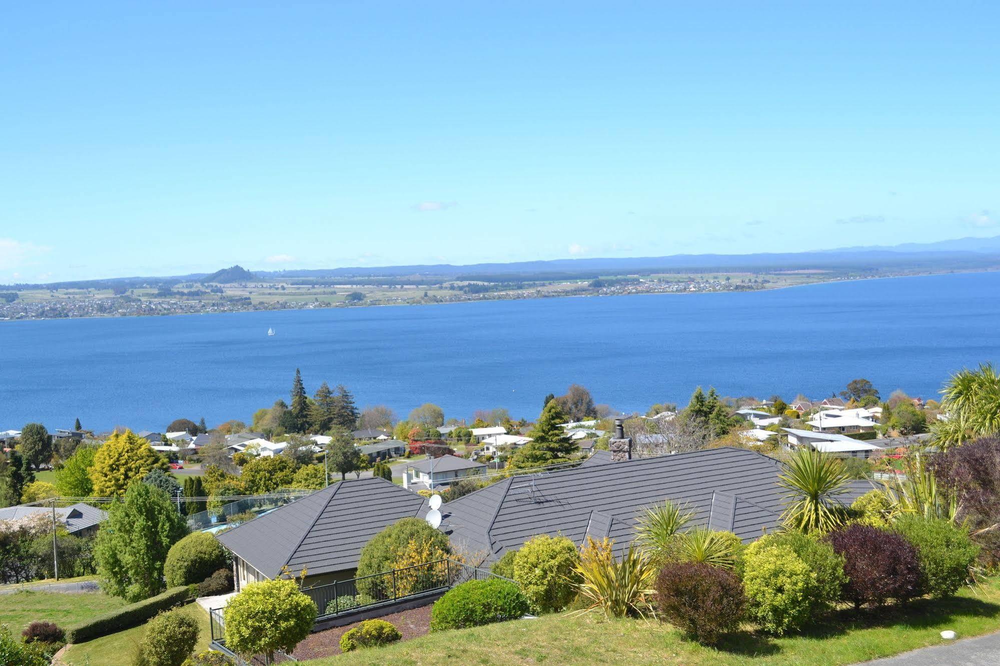 Tauhara Sunrise Lodge Taupo Dış mekan fotoğraf
